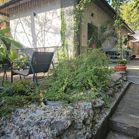 Стаи За Гости Лилия Hisarja Exterior foto