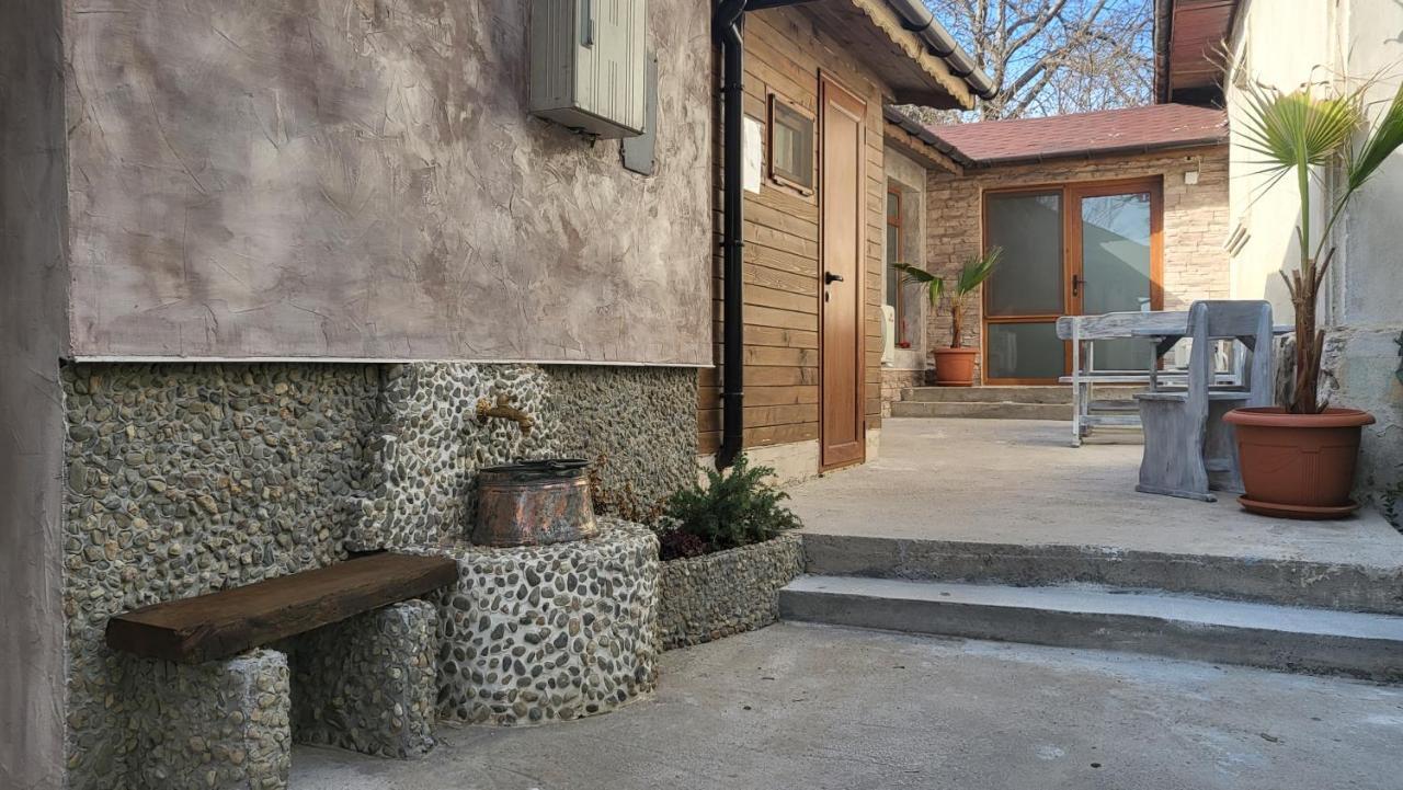 Стаи За Гости Лилия Hisarja Exterior foto